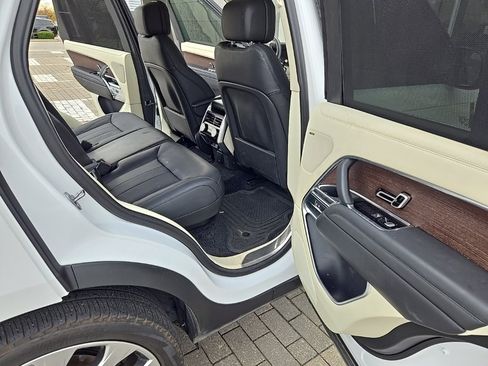 Used 2023 Land Rover Range Rover SE image 19