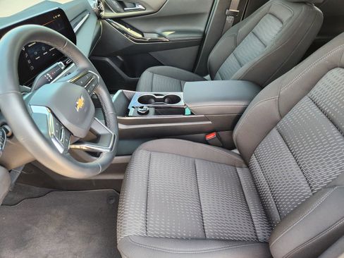 Used 2026 Chevrolet Equinox LT w/ Safety and Technology Package image 10