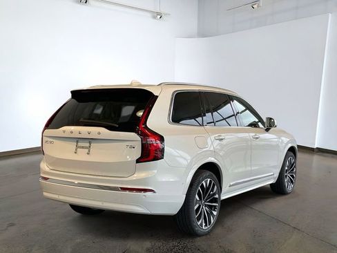 New 2026 Volvo XC90 T8 Ultra w/ Protection Package Premier AWD/4WD image 4