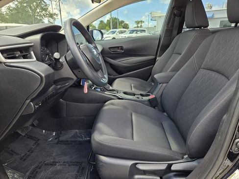Used 2025 Toyota Corolla LE FWD image 13