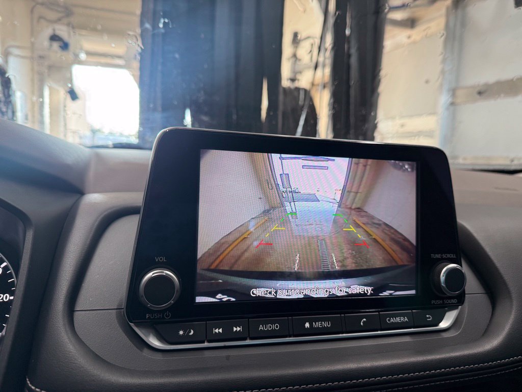 Used 2023 Nissan Rogue SV FWD image 17