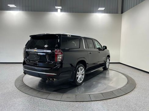 Used 2021 Chevrolet Suburban High Country AWD/4WD image 7