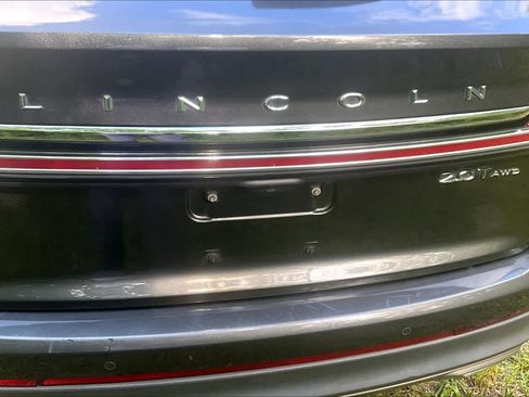 Used 2020 Lincoln Nautilus Reserve AWD/4WD image 10