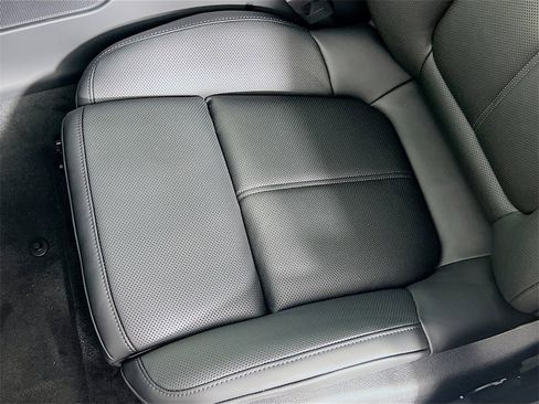 New 2026 Porsche Macan image 22