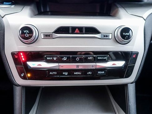 Used 2023 Ford Explorer XLT w/ Equipment Group 202A image 3