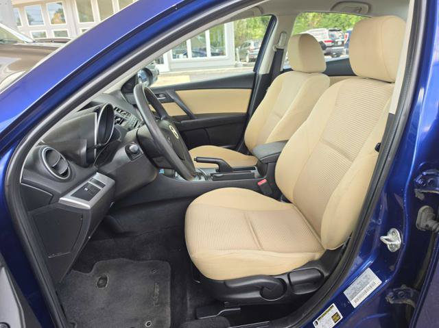 Used 2012 MAZDA MAZDA3 i Touring FWD image 10