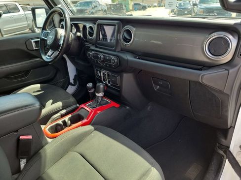 Used 2021 Jeep Wrangler Unlimited Sahara AWD/4WD image 27
