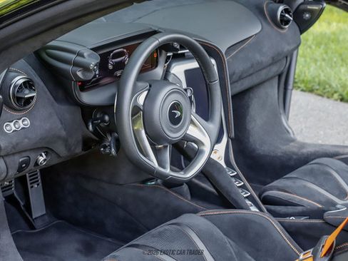 Used 2026 McLaren 750S Spider RWD image 22