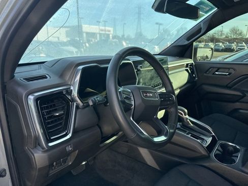 Used 2025 GMC Canyon Elevation w/ Technology Package image 9