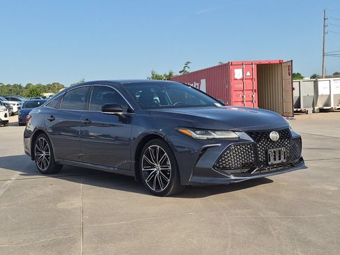 Used 2021 Toyota Avalon Touring FWD image 4