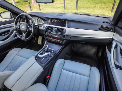 Used 2015 BMW M5 RWD image 35
