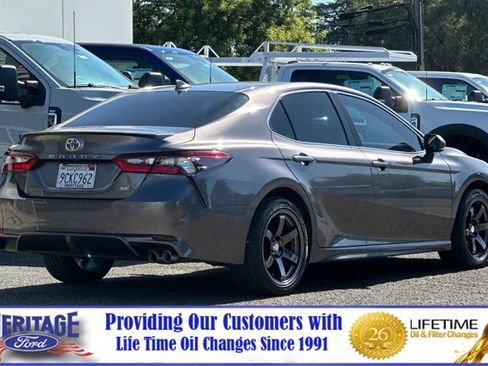 Used 2022 Toyota Camry SE w/ Carpet Mat Package (TMS) FWD image 4
