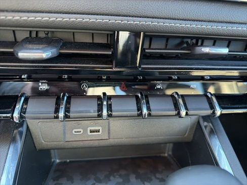 Used 2023 Chevrolet Colorado LT w/ LT Convenience Package II image 9