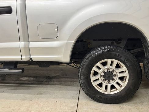 Used 2017 Ford F250 XLT w/ XLT Value Package AWD/4WD image 6