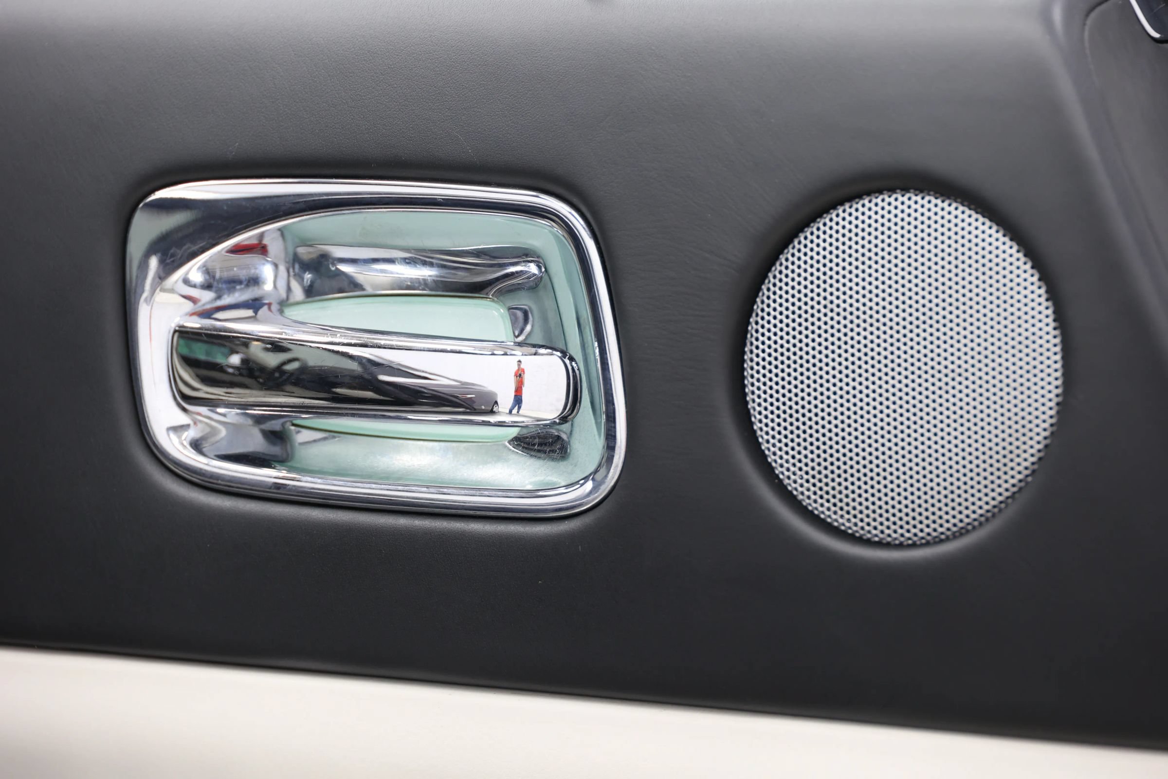 Used 2017 Rolls-Royce Wraith RWD image 13