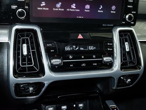 Certified 2023 Kia Sorento SX FWD image 21