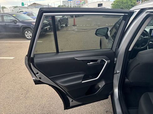 Used 2025 Toyota RAV4 XLE AWD/4WD image 34