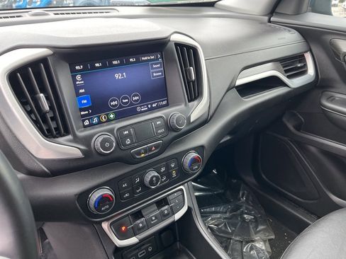 Used 2024 GMC Terrain SLT image 21