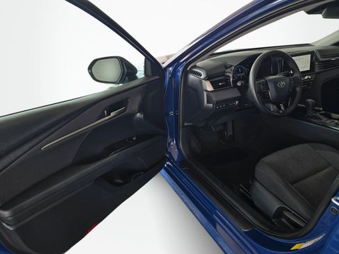 Used 2025 Toyota Camry LE FWD image 33