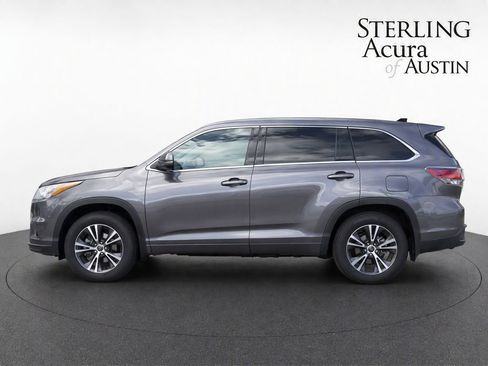 Used 2016 Toyota Highlander XLE FWD image 6