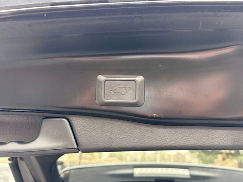 Used 2022 Toyota RAV4 SE w/ Weather & Moonroof Package image 12