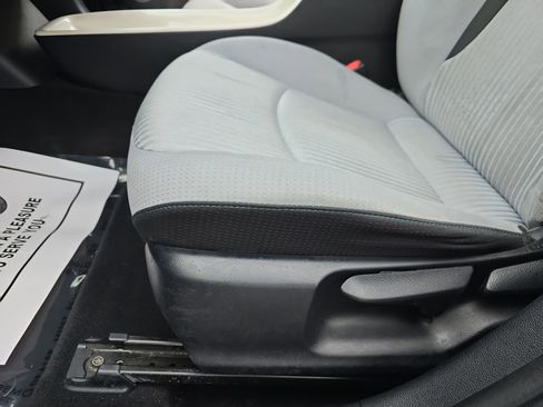 Used 2016 Toyota Prius Three image 30