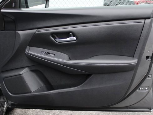 Certified 2023 Nissan Sentra SV image 17