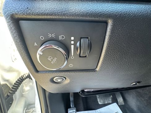 Used 2018 Jeep Grand Cherokee Altitude image 19