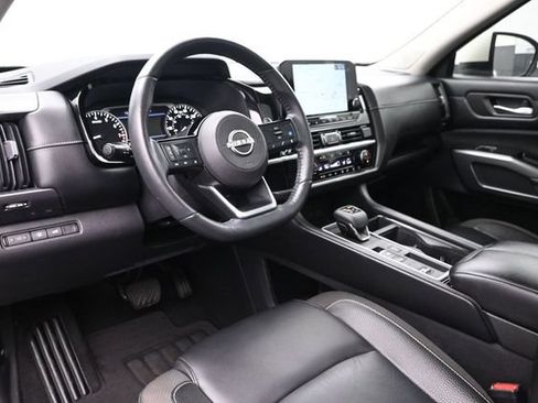 Used 2022 Nissan Pathfinder SL w/ SL Premium Package FWD image 10
