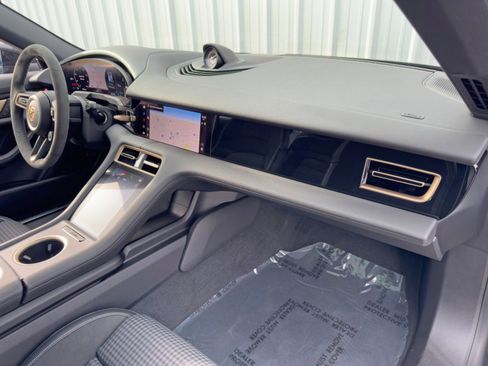Used 2025 Porsche Taycan 4S w/ Premium Package image 15