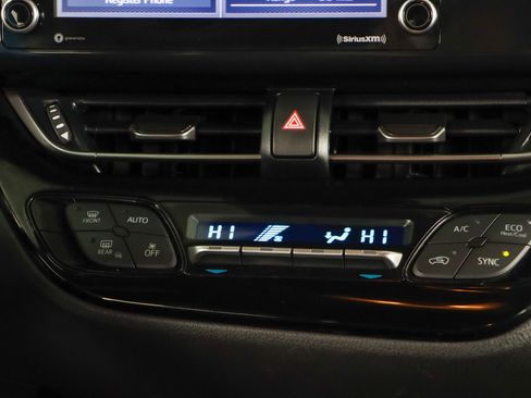 Used 2021 Toyota C-HR XLE image 20