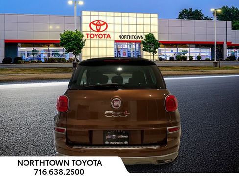 Used 2018 FIAT 500L Trekking w/ Urbana Appearance Package image 37