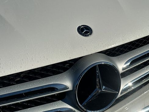 Used 2019 Mercedes-Benz GLC 300 image 13