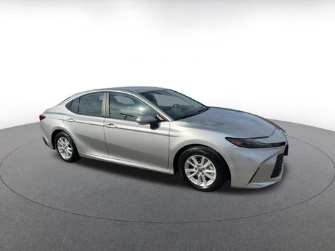 Used 2025 Toyota Camry LE image 2
