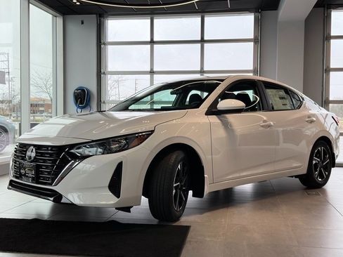 Certified 2025 Nissan Sentra SV image 3