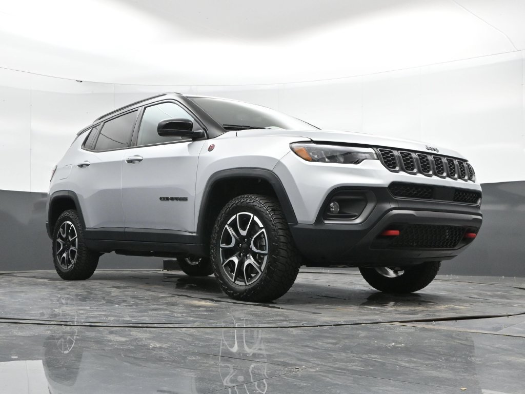 Used 2024 Jeep Compass Trailhawk AWD/4WD image 47