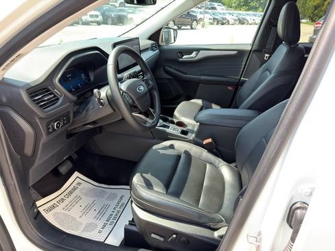 Used 2023 Ford Escape Platinum AWD/4WD image 14