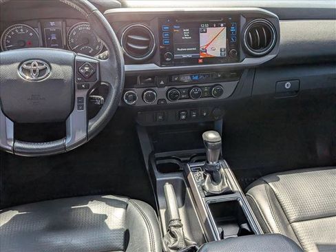 Used 2018 Toyota Tacoma TRD Off-Road AWD/4WD image 19