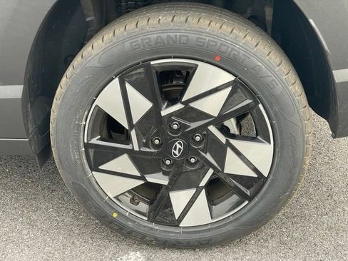 Used 2024 Hyundai Kona SEL AWD/4WD image 30