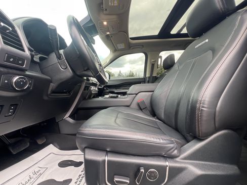 Used 2019 Ford Expedition Platinum image 28