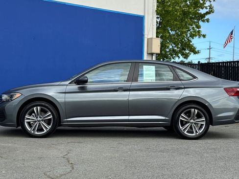 Used 2022 Volkswagen Jetta SE FWD image 6