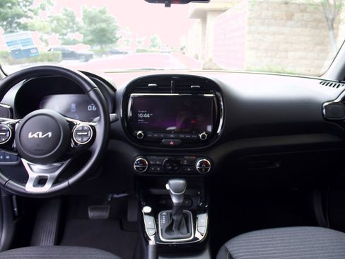 Used 2023 Kia Soul EX FWD image 15