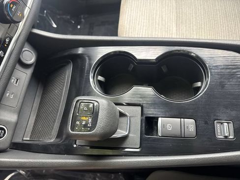 Used 2023 Nissan Rogue SV FWD image 24