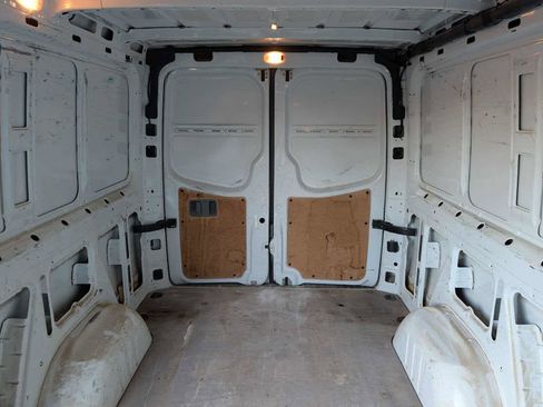 Used 2018 Mercedes-Benz Sprinter 2500 image 16