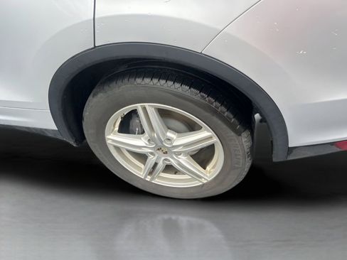 Used 2012 Porsche Cayenne image 15