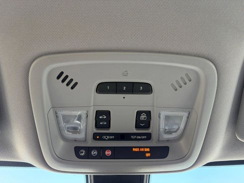 Used 2018 Chevrolet Malibu LT w/ Leather Package image 16