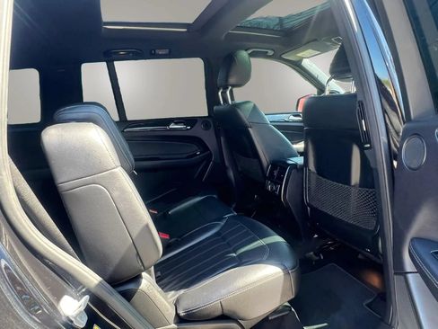 Used 2017 Mercedes-Benz GLS 450 4MATIC image 33