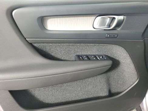 Used 2026 Volvo XC40 B4 Plus w/ Climate Package image 21