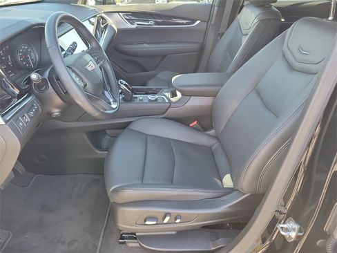 Used 2025 Cadillac XT6 Premium Luxury w/ Technology Package image 19