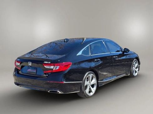Used 2018 Honda Accord Touring image 5